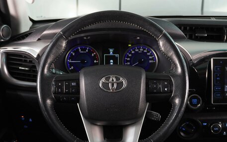 Toyota Hilux VIII, 2019 год, 3 599 000 рублей, 12 фотография