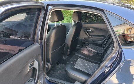 Volkswagen Polo VI (EU Market), 2011 год, 820 000 рублей, 18 фотография