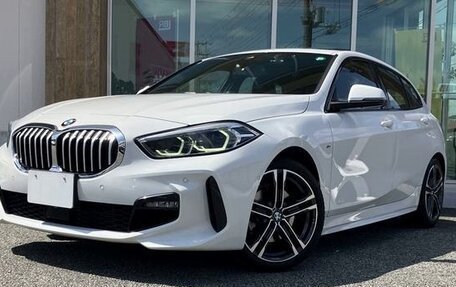BMW 1 серия, 2021 год, 1 452 000 рублей, 1 фотография