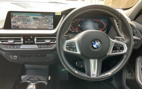 BMW 1 серия, 2021 год, 1 452 000 рублей, 10 фотография