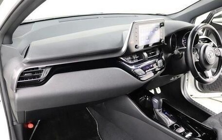 Toyota C-HR I рестайлинг, 2021 год, 1 567 000 рублей, 13 фотография