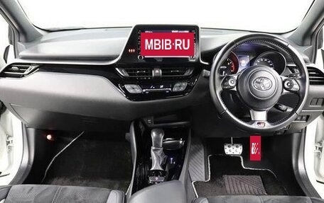 Toyota C-HR I рестайлинг, 2021 год, 1 567 000 рублей, 10 фотография