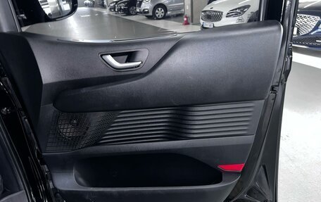 Hyundai Staria, 2021 год, 2 850 000 рублей, 7 фотография