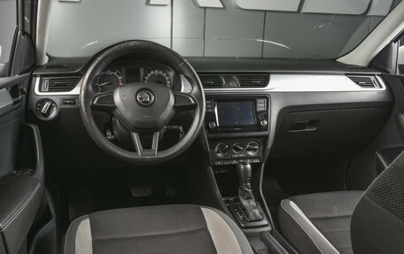 Skoda Rapid I, 2017 год, 1 425 000 рублей, 6 фотография