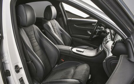 Mercedes-Benz E-Класс, 2022 год, 6 480 000 рублей, 8 фотография