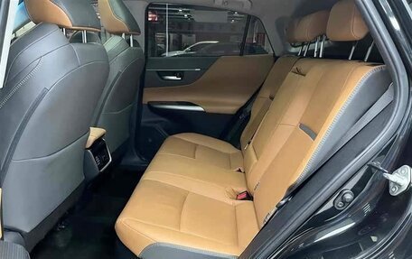 Toyota Venza, 2022 год, 3 699 000 рублей, 16 фотография