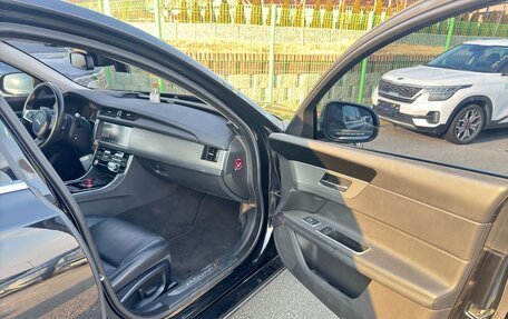 Jaguar XF II, 2018 год, 1 380 000 рублей, 23 фотография