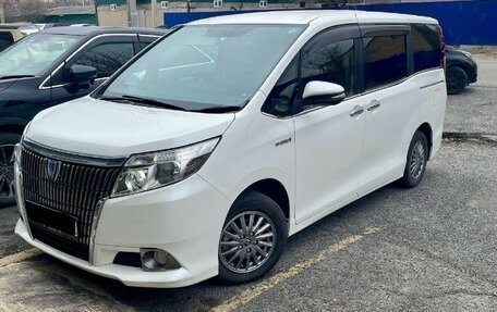 Toyota Esquire I, 2017 год, 2 200 000 рублей, 3 фотография