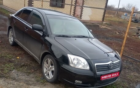 Toyota Avensis III рестайлинг, 2004 год, 850 000 рублей, 1 фотография