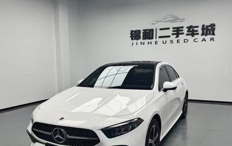Mercedes-Benz A-Класс, 2022 год, 2 100 000 рублей, 1 фотография