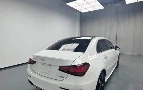 Mercedes-Benz A-Класс, 2022 год, 2 100 000 рублей, 3 фотография