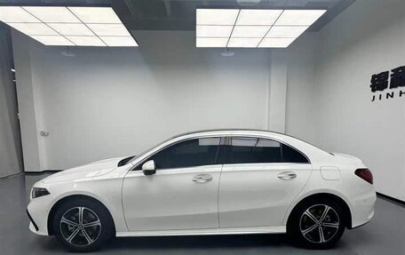Mercedes-Benz A-Класс, 2022 год, 2 100 000 рублей, 8 фотография