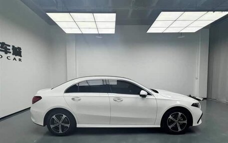 Mercedes-Benz A-Класс, 2022 год, 2 100 000 рублей, 6 фотография