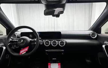 Mercedes-Benz A-Класс, 2022 год, 2 100 000 рублей, 4 фотография