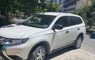 Mitsubishi Outlander III рестайлинг 3, 2021 год, 2 500 000 рублей, 1 фотография