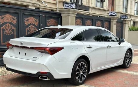 Toyota Avalon, 2022 год, 2 399 000 рублей, 2 фотография