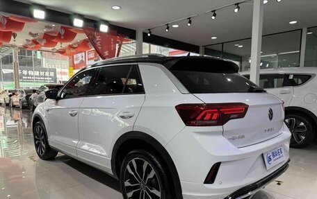 Volkswagen T-Roc I, 2022 год, 1 745 000 рублей, 4 фотография