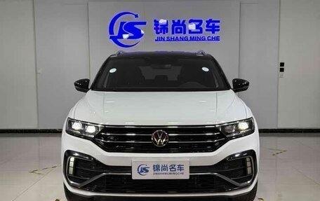 Volkswagen T-Roc I, 2022 год, 1 745 000 рублей, 2 фотография