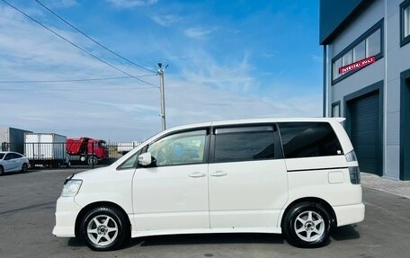 Toyota Noah III, 2003 год, 1 049 000 рублей, 3 фотография