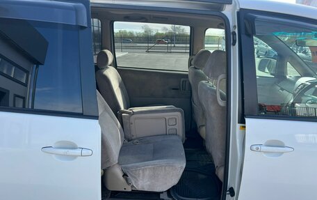 Toyota Noah III, 2003 год, 1 049 000 рублей, 17 фотография