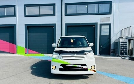 Toyota Noah III, 2003 год, 1 049 000 рублей, 9 фотография