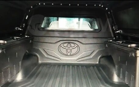 Toyota Hilux VIII, 2023 год, 7 500 000 рублей, 13 фотография