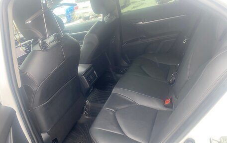 Toyota Camry, 2018 год, 3 100 000 рублей, 6 фотография