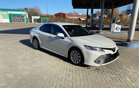 Toyota Camry, 2018 год, 3 100 000 рублей, 7 фотография