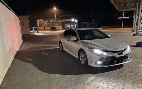 Toyota Camry, 2018 год, 3 100 000 рублей, 9 фотография