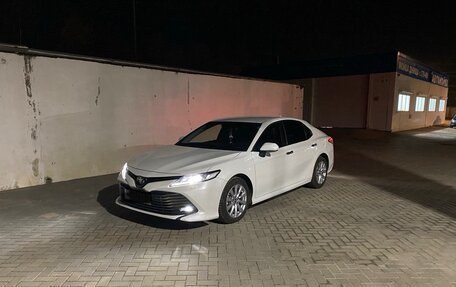 Toyota Camry, 2018 год, 3 100 000 рублей, 8 фотография