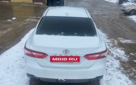 Toyota Camry, 2018 год, 3 100 000 рублей, 4 фотография