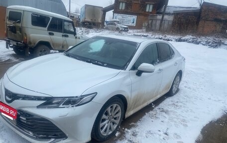 Toyota Camry, 2018 год, 3 100 000 рублей, 2 фотография
