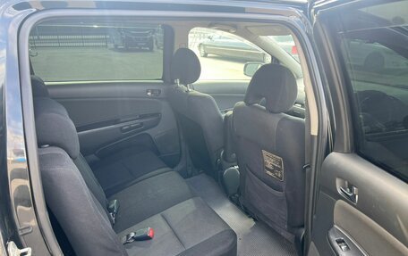Toyota Wish II, 2003 год, 759 000 рублей, 17 фотография