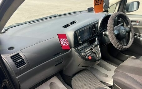 Toyota Wish II, 2003 год, 759 000 рублей, 13 фотография