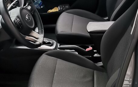 KIA Rio IV, 2020 год, 1 690 000 рублей, 10 фотография
