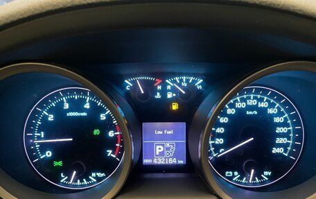 Toyota Land Cruiser 200, 2008 год, 2 850 000 рублей, 21 фотография