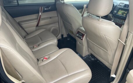 Toyota Highlander III, 2012 год, 2 100 000 рублей, 14 фотография