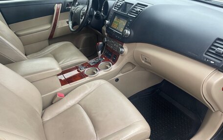 Toyota Highlander III, 2012 год, 2 100 000 рублей, 13 фотография