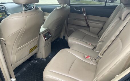 Toyota Highlander III, 2012 год, 2 100 000 рублей, 12 фотография