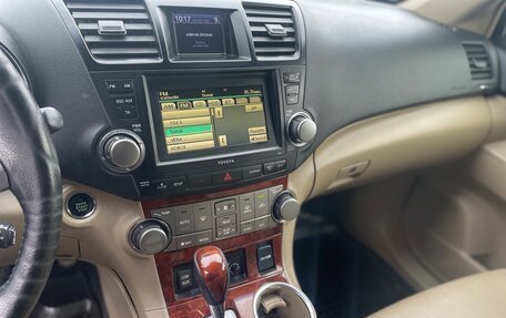 Toyota Highlander III, 2012 год, 2 100 000 рублей, 19 фотография