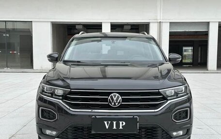 Volkswagen T-Roc I, 2022 год, 1 470 000 рублей, 1 фотография