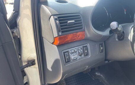 Toyota Avensis III рестайлинг, 2005 год, 555 000 рублей, 13 фотография