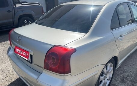 Toyota Avensis III рестайлинг, 2005 год, 555 000 рублей, 27 фотография