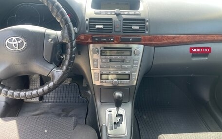 Toyota Avensis III рестайлинг, 2005 год, 555 000 рублей, 19 фотография