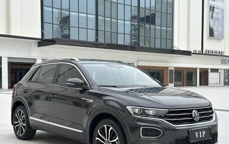 Volkswagen T-Roc I, 2022 год, 1 470 000 рублей, 3 фотография