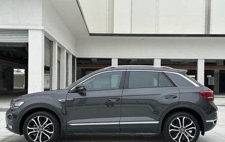 Volkswagen T-Roc I, 2022 год, 1 470 000 рублей, 5 фотография