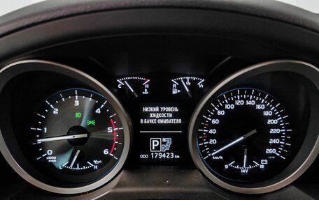 Toyota Land Cruiser 200, 2014 год, 3 999 000 рублей, 16 фотография