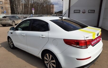 KIA Rio III рестайлинг, 2017 год, 1 000 000 рублей, 5 фотография