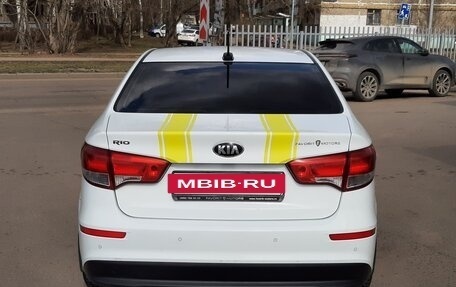 KIA Rio III рестайлинг, 2017 год, 1 000 000 рублей, 4 фотография