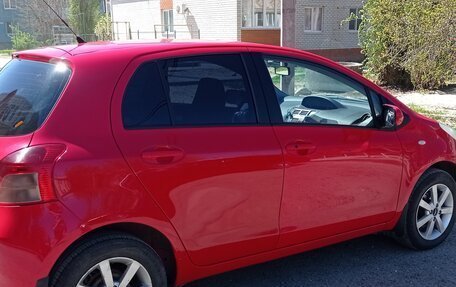 Toyota Yaris III рестайлинг, 2008 год, 650 000 рублей, 3 фотография